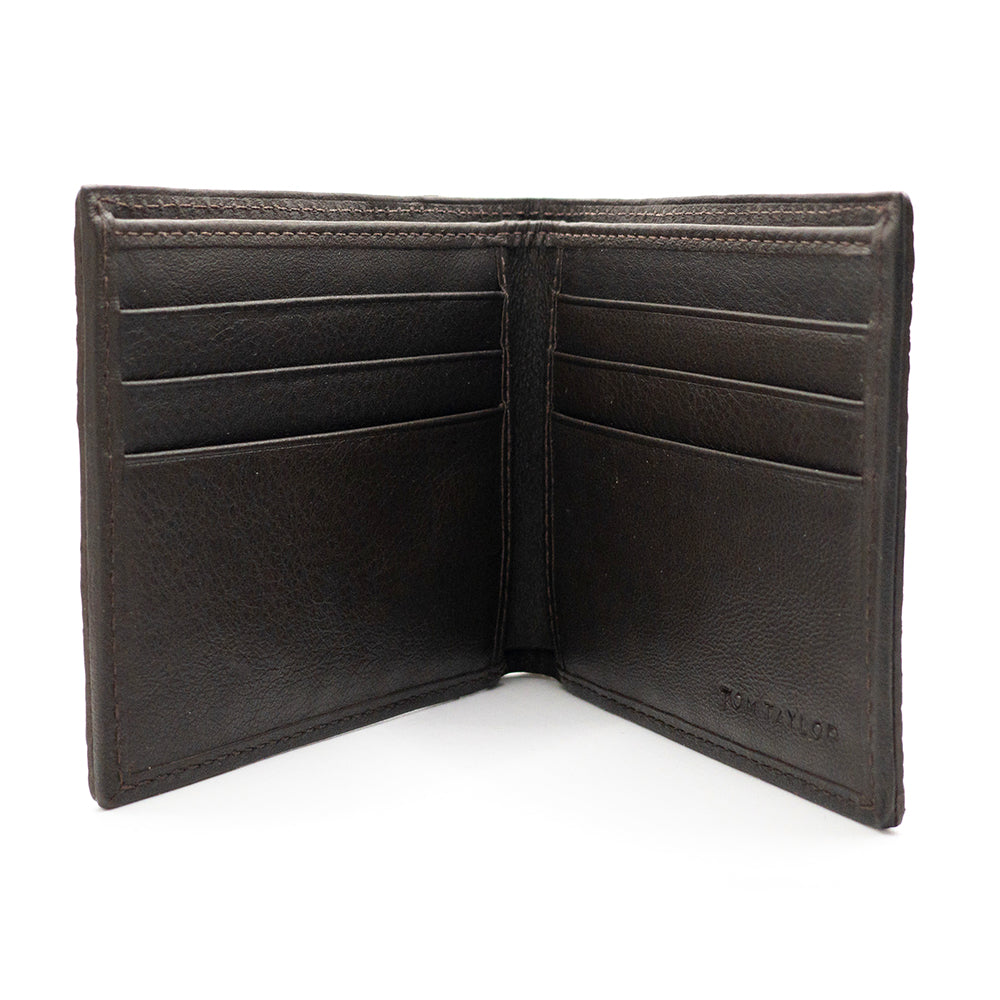 Interior view of the brown horn-back alligator wallet.