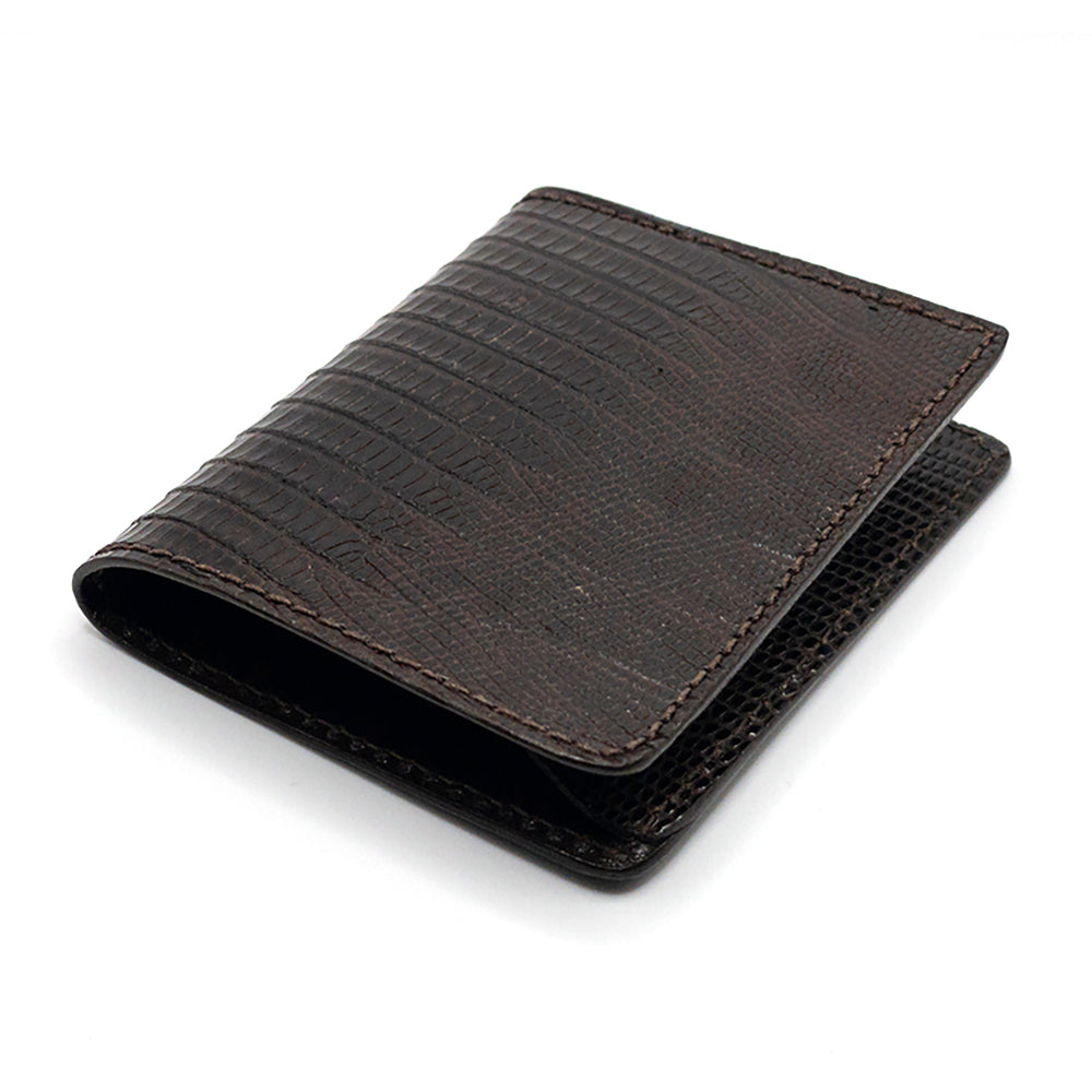 Exterior view of the brown lizard minimalist wallet.