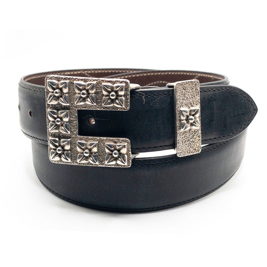 Dughlas James Seven and One bucle and keeper shown on a goatskin belt strap.